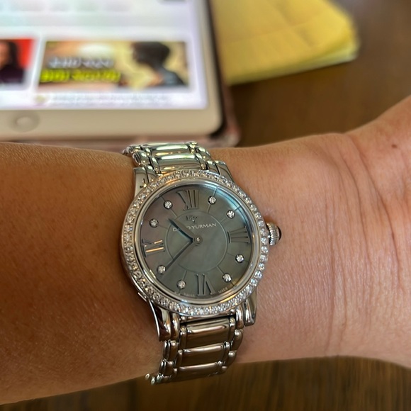 David Yurman 30mm classic Stainless Steel -Quartz Mother Pearl Dial w/Diamond - Picture 5 of 12